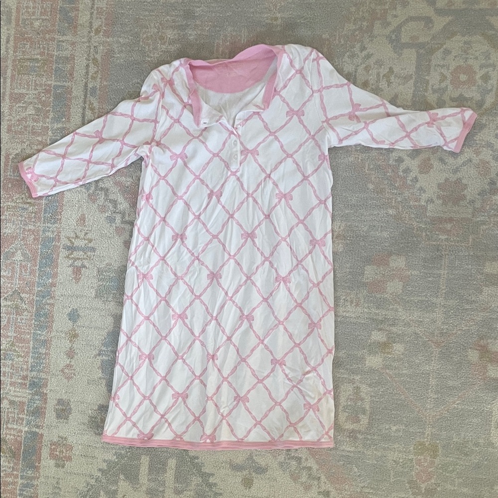 The Beaufort Bonnet Company Pink and White Nightgown